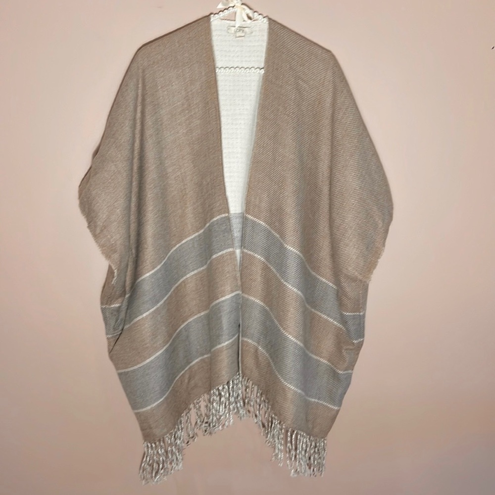 Loft Open Poncho